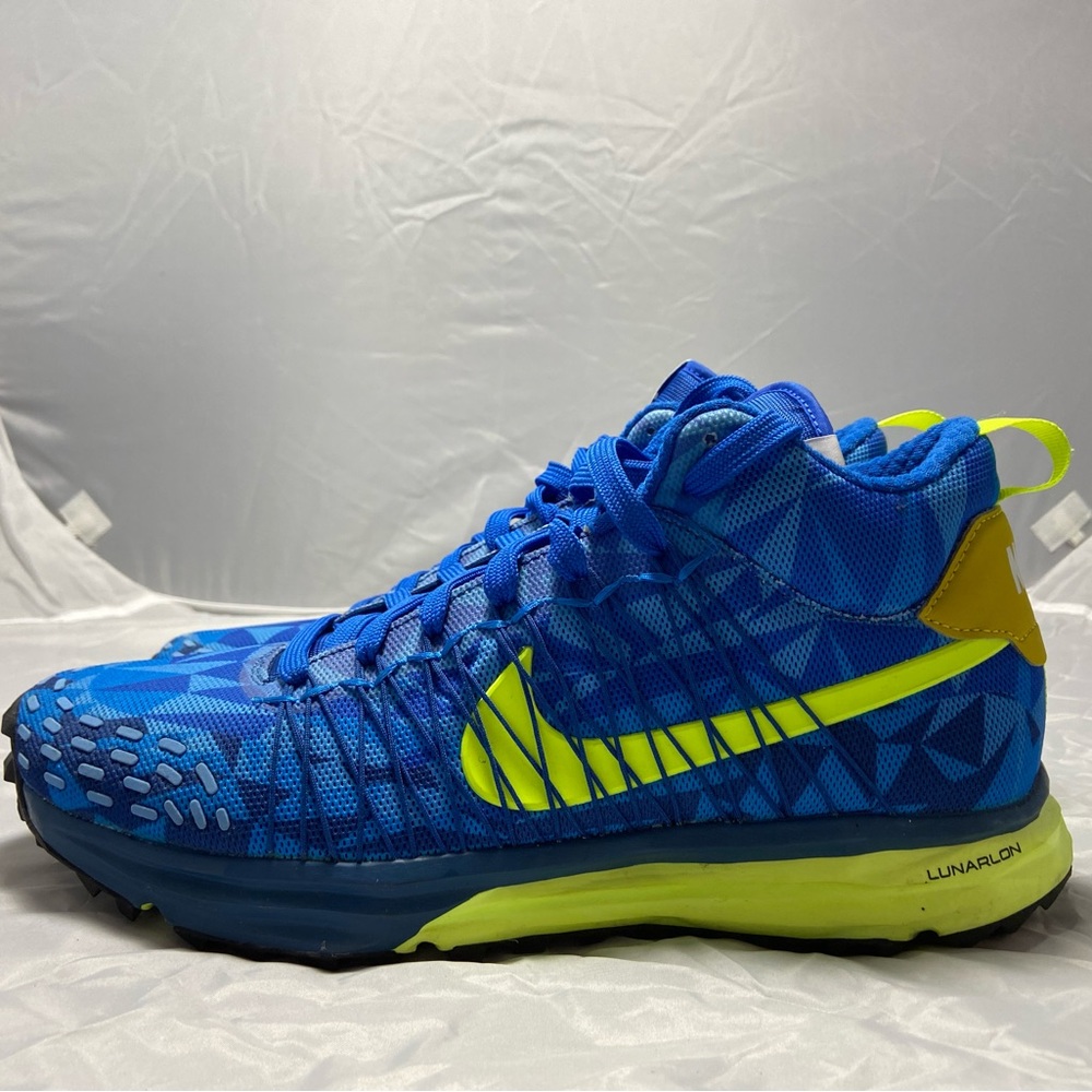 Nike LUNARFRESH athletic shoe